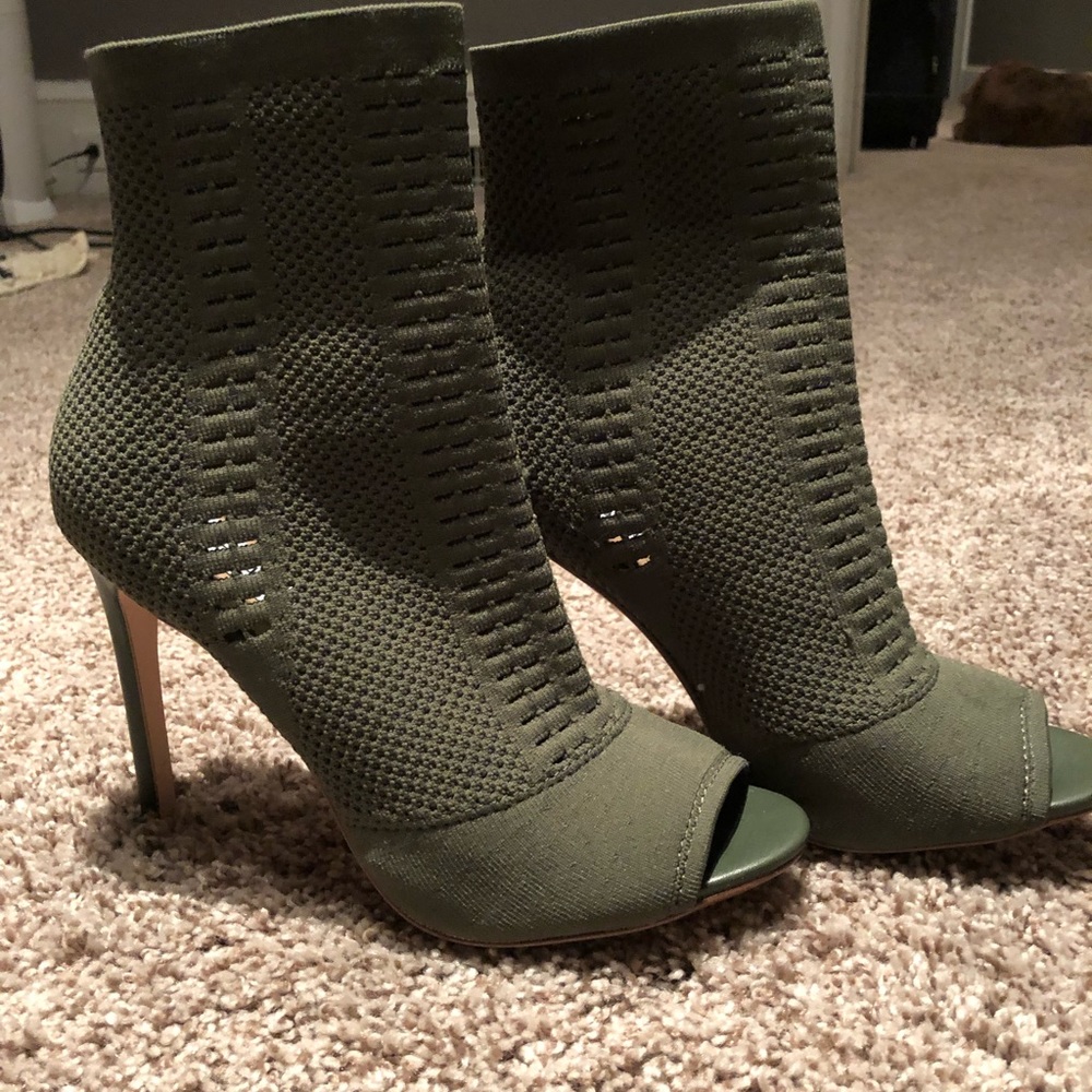 Steve Madden open toe booties